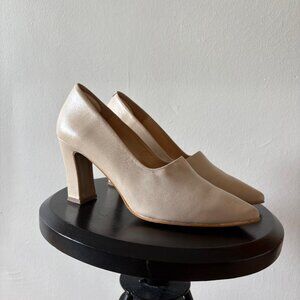 Intentionally ____, Sz 8 Nude Leather Heel